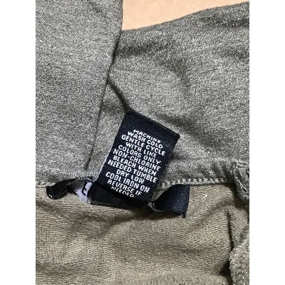 Five by Five Gray Graphic Sleeve Tee MED Women's - Picture 6 of 6